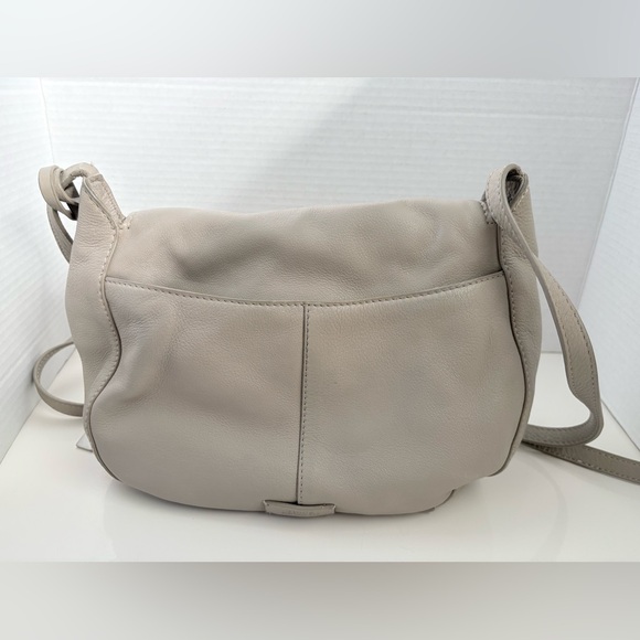 VINCE CAMUTO Corla Leather Elegant Cream Crossbody/Shoulder Bag Various Zippers - Picture 2 of 11